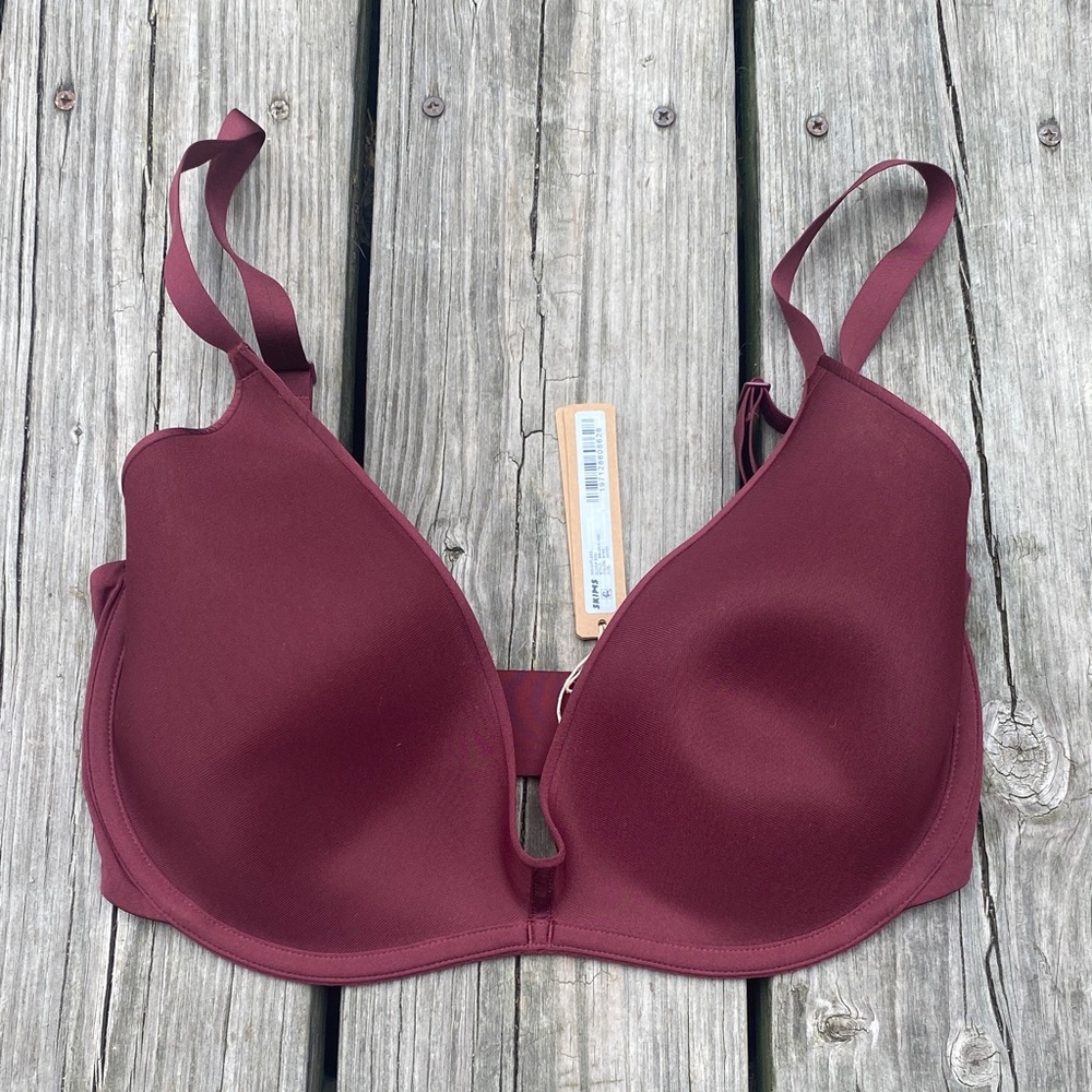 NWT SKIMS Weightless Scoop Bra